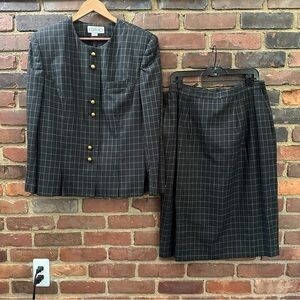 Vtg GILMOR | suit set windowpane jacket 44 chest / 25” long + skirt -30W X 25L